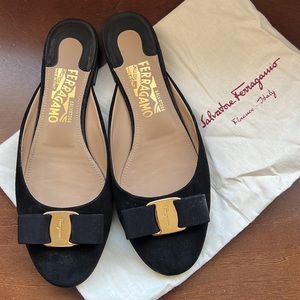 Ferragamo Black Flats